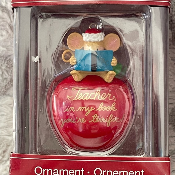Teacher ornament, cute apple with Mouse reading. - Picture 8 of 8
